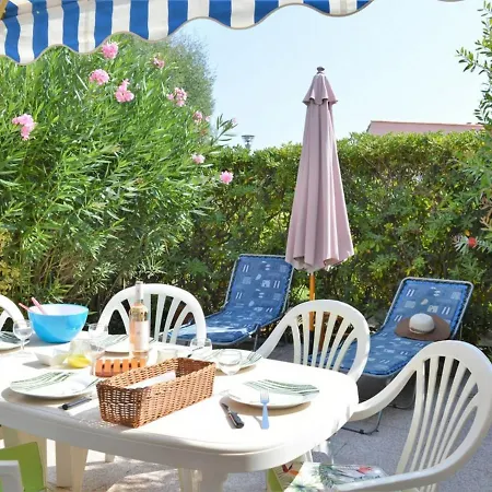 Maison Le Lavandou, 3 Pieces, 6 Personnes - Fr-1-251-380
